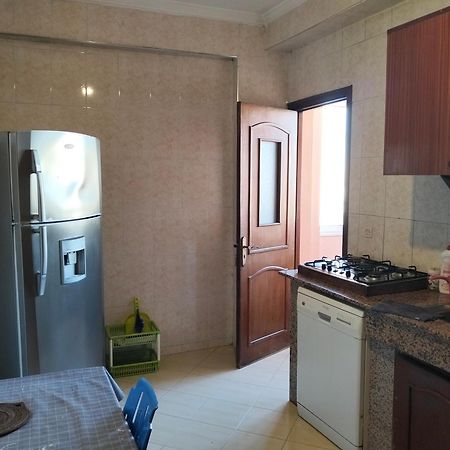 Appart Najia Au Centre Kenitra Avec Grande Terrasse Exterior foto