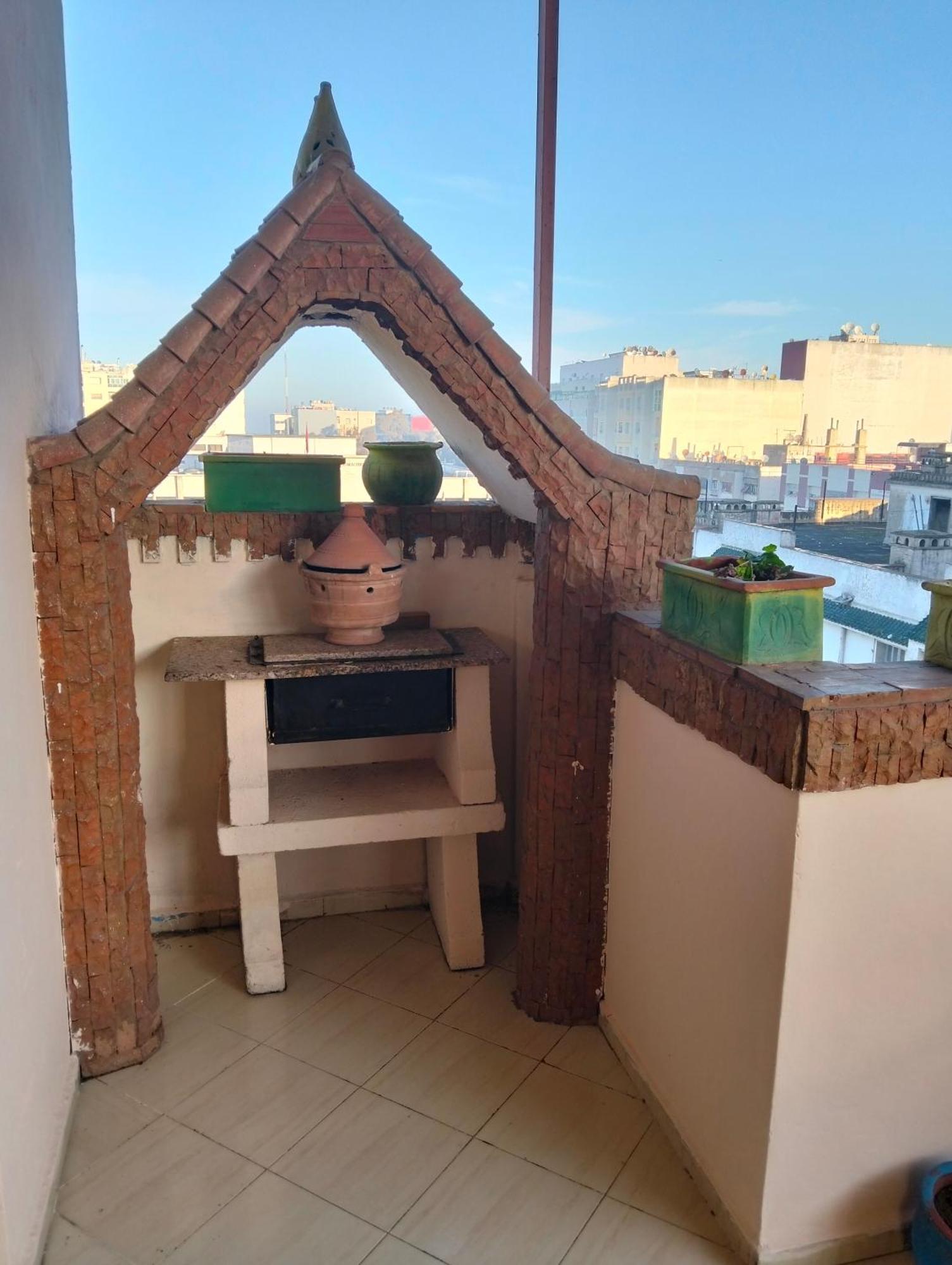 Appart Najia Au Centre Kenitra Avec Grande Terrasse Exterior foto