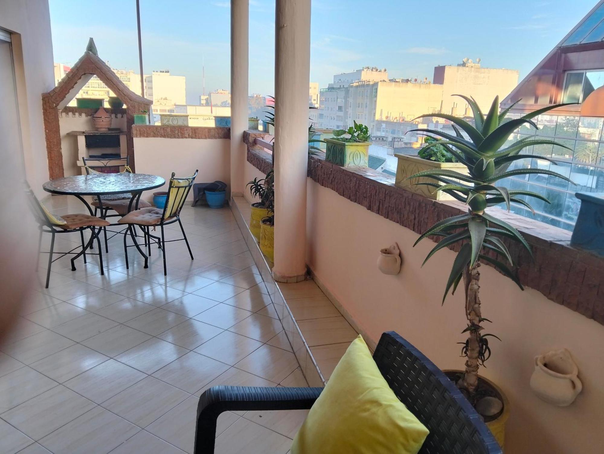 Appart Najia Au Centre Kenitra Avec Grande Terrasse Exterior foto