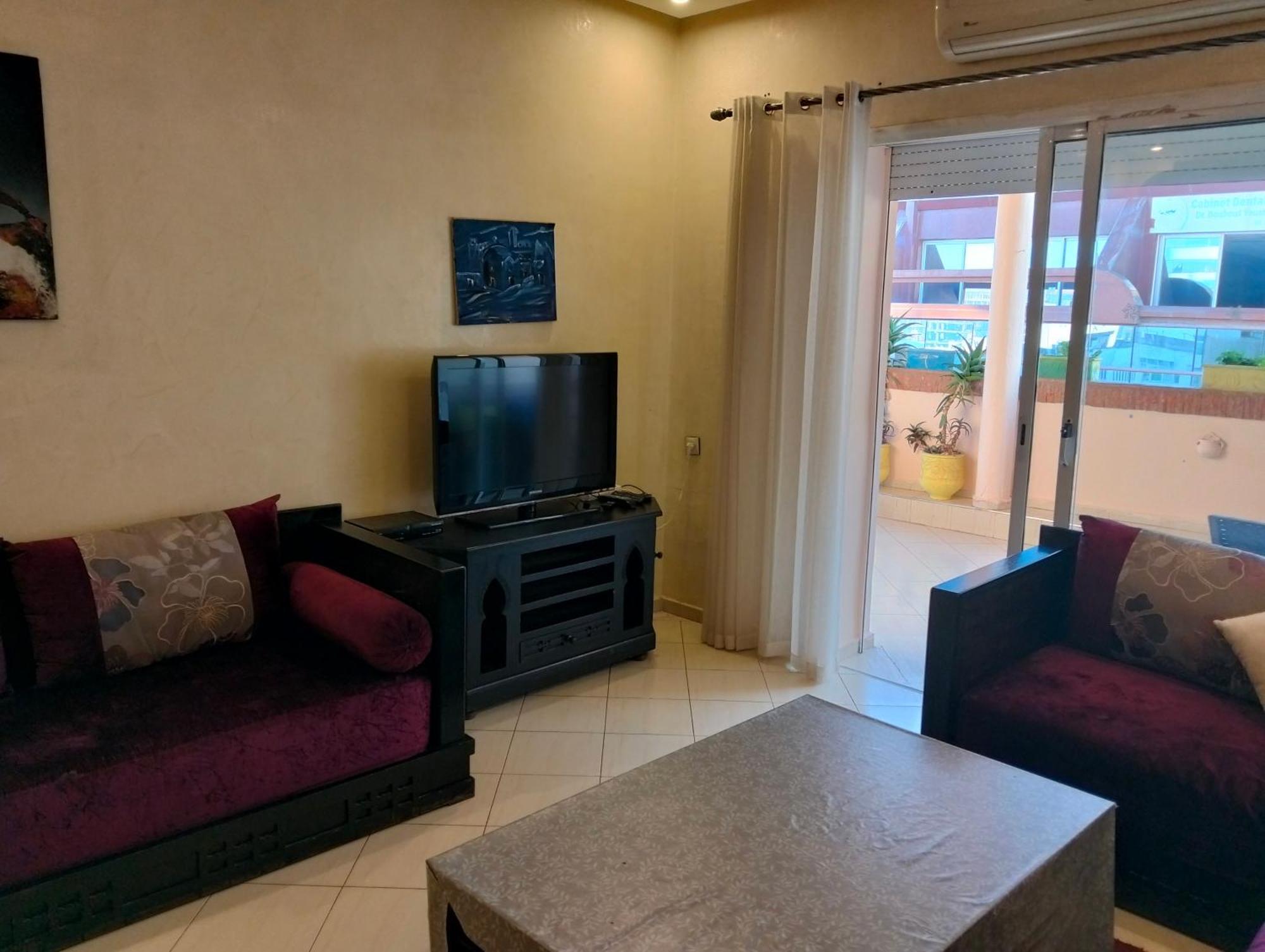Appart Najia Au Centre Kenitra Avec Grande Terrasse Exterior foto